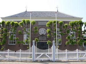 Voorzijde kerkgebouw Muziek in Waddinxveen